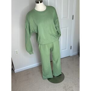 Princess Polly green crewneck/straight sweatpant set, size XS